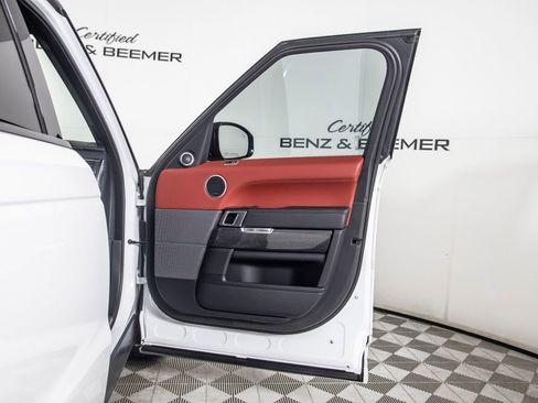 Used 2022 Land Rover Range Rover Sport SVR image 22