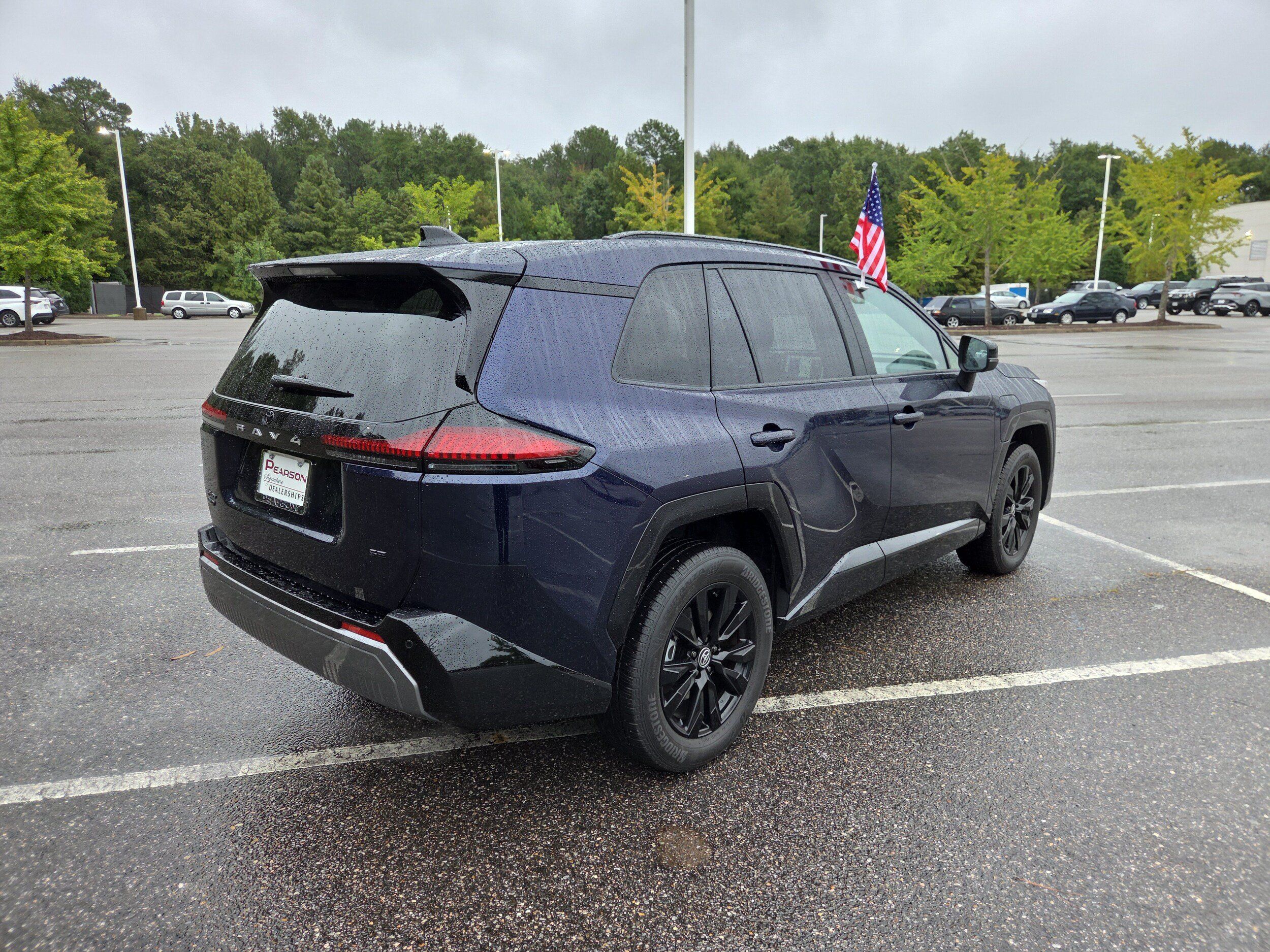Used 2026 Toyota RAV4 SE w/ Convenience Package AWD/4WD image 3