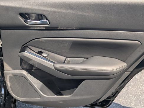 Used 2024 Nissan Altima 2.5 SL FWD image 15