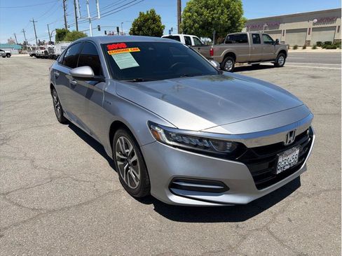 Used 2018 Honda Accord Hybrid image 2