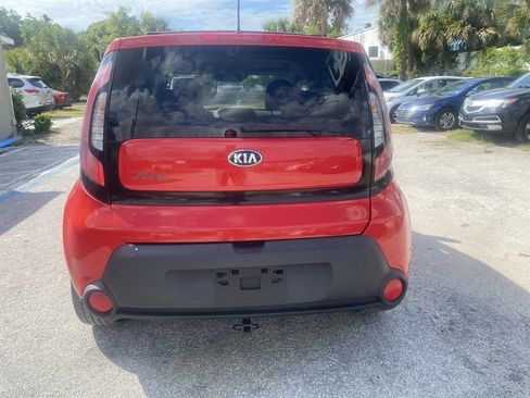 Used 2015 Kia Soul + FWD image 6