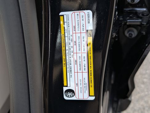 Used 2025 Jeep Grand Cherokee Limited image 39