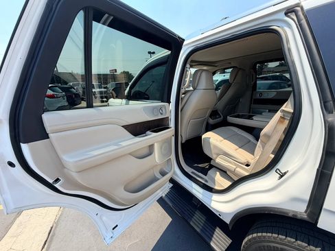 Used 2020 Lincoln Navigator Reserve w/ Luxury Package AWD/4WD image 22