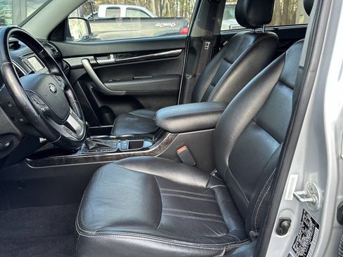 Used 2015 Kia Sorento LX image 17
