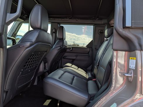 New 2025 Ford Bronco Badlands image 16