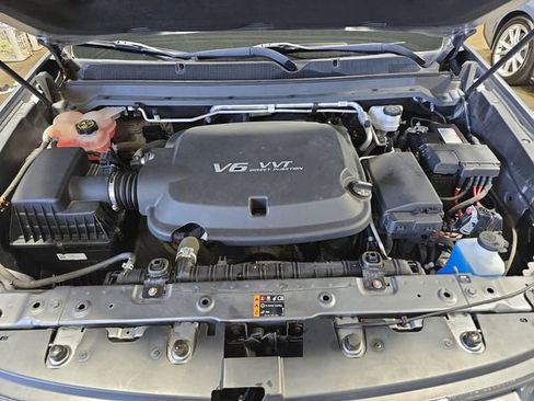 Used 2019 Chevrolet Colorado LT AWD/4WD image 30