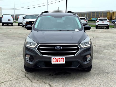 Used 2018 Ford Escape SE w/ SE Sport Appearance Package AWD/4WD image 3