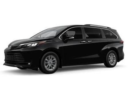 New 2026 Toyota Sienna XLE image 2