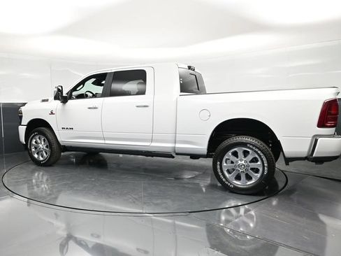 New 2026 RAM 2500 Laramie AWD/4WD image 8