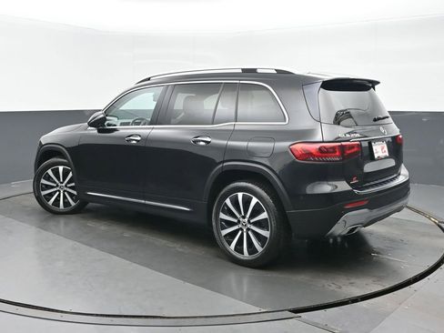 Used 2020 Mercedes-Benz GLB 250 4MATIC w/ Premium Package image 5