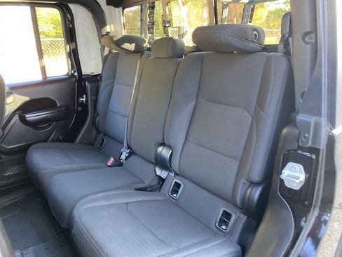 Used 2021 Jeep Gladiator Willys image 18