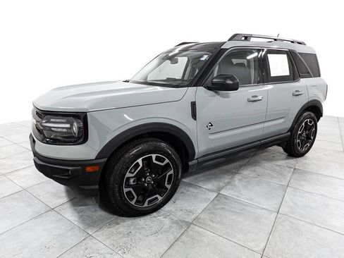 Used 2023 Ford Bronco Sport Outer Banks w/ Tech Package AWD/4WD image 3