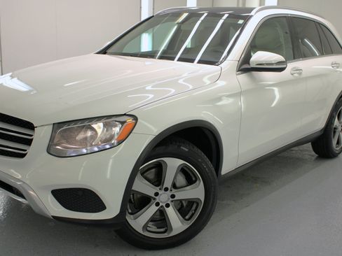 Used 2017 Mercedes-Benz GLC 300 w/ Premium 1 Package image 13