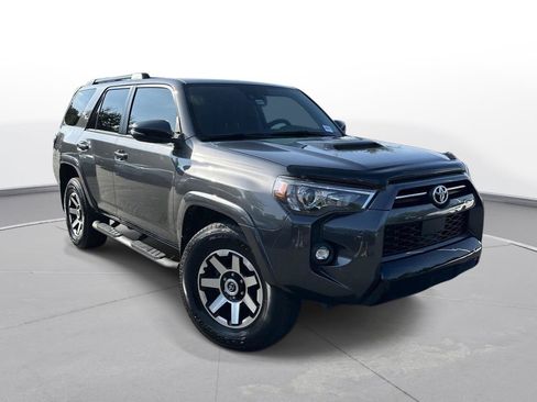 Used 2021 Toyota 4Runner TRD Off-Road Premium w/ Moonroof Package AWD/4WD image 4
