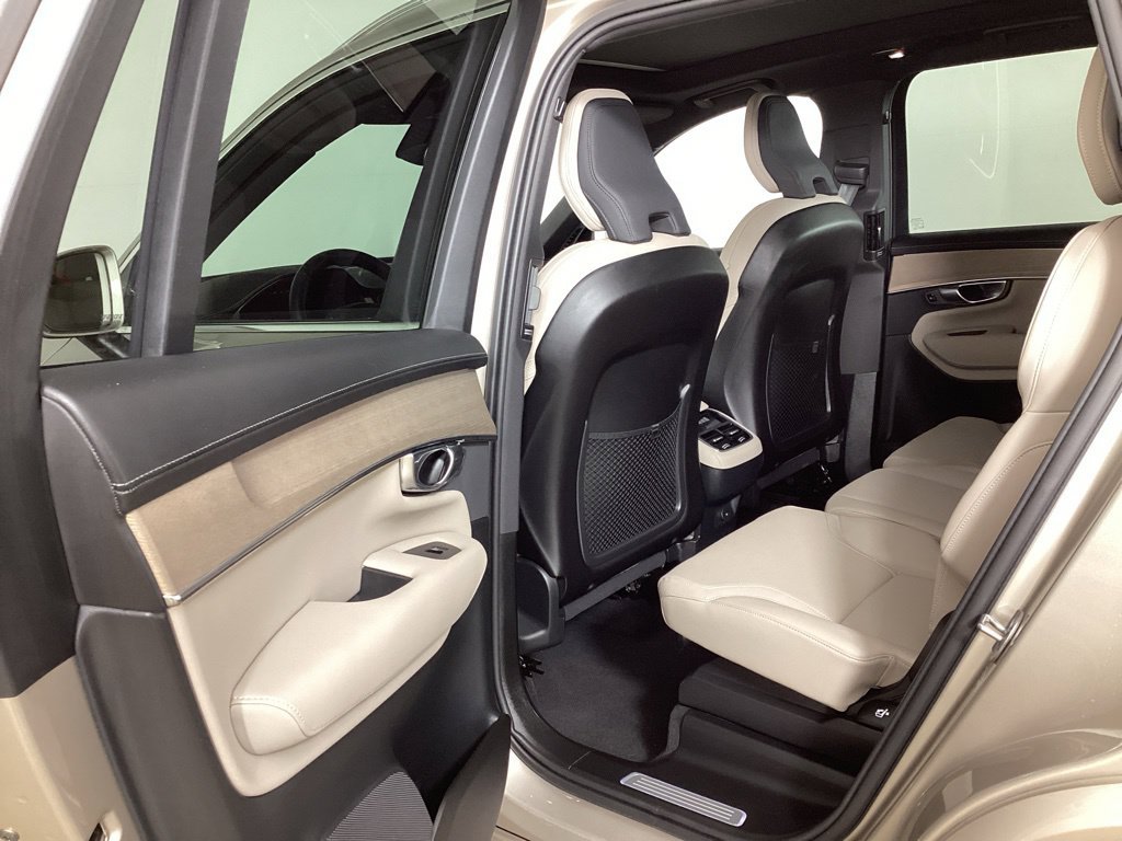 Used 2025 Volvo XC90 B5 Core w/ Protection Package Premier AWD/4WD image 25