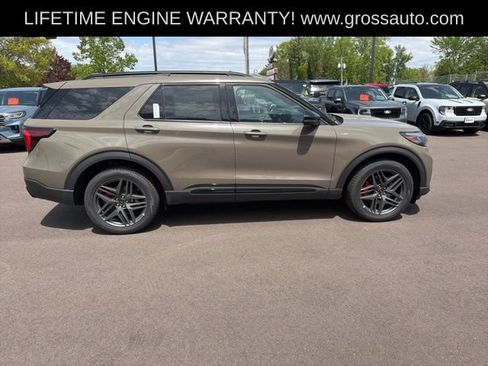 New 2026 Ford Explorer ST-Line w/ ST-Line Street Pack AWD/4WD image 8