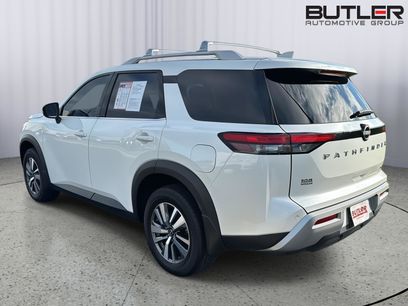 Used 2024 Nissan Pathfinder SL