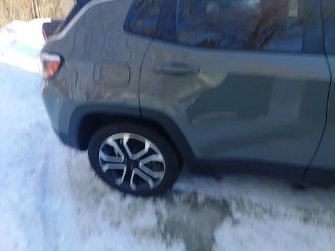 Used 2023 Jeep Compass Limited w/ Sun and Sound Group image 5