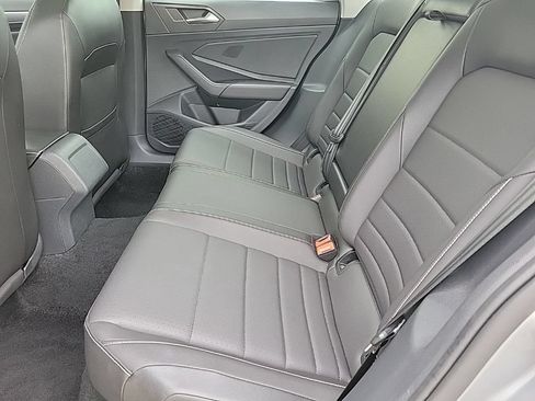 Used 2024 Volkswagen Jetta SE FWD image 13