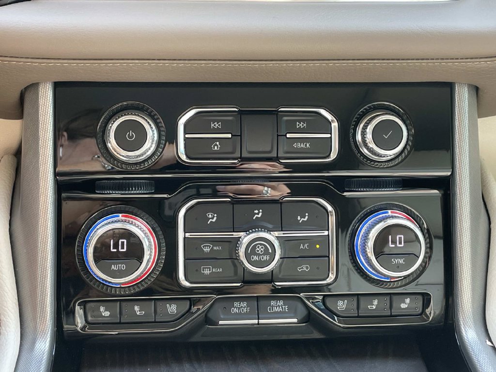 Used 2022 GMC Yukon Denali AWD/4WD image 32