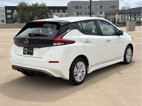 Used 2025 Nissan Leaf S FWD image 8