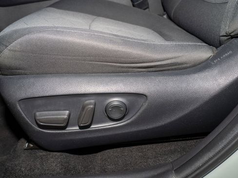 Used 2021 Toyota RAV4 XLE image 27