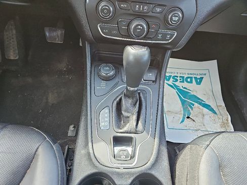 Used 2021 Jeep Cherokee Latitude Lux AWD/4WD image 9
