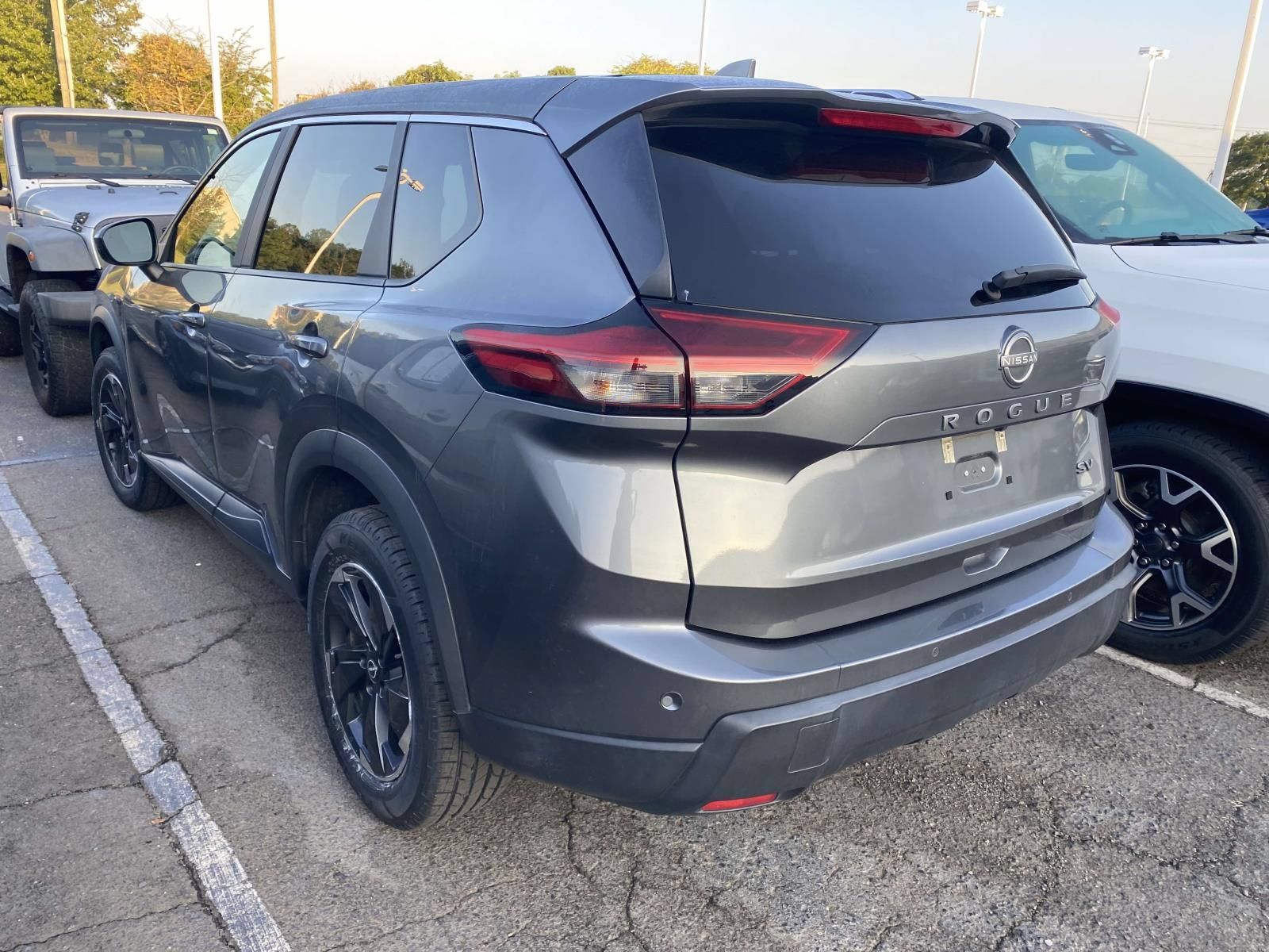 Used 2024 Nissan Rogue SV FWD image 6