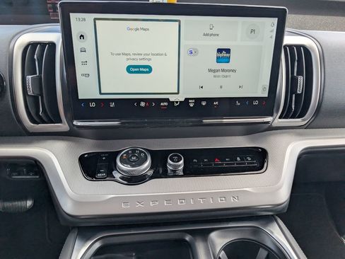 New 2026 Ford Expedition Active AWD/4WD image 13
