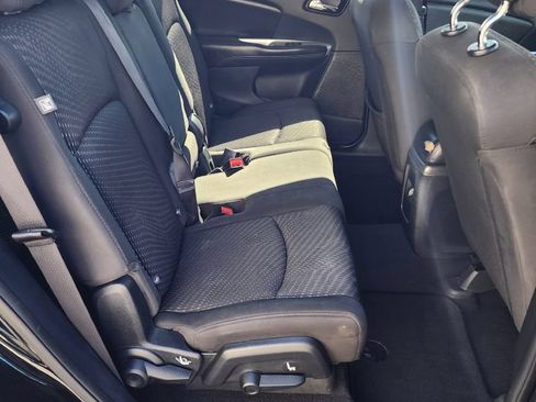 Used 2017 Dodge Journey SXT w/ Blacktop Package FWD image 8