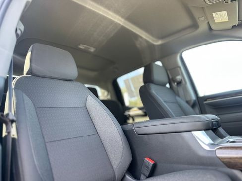 New 2026 GMC Sierra 1500 Elevation image 12