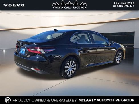 Used 2022 Toyota Camry LE w/ Cold Weather Package image 4