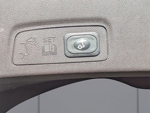 Used 2019 Lincoln MKC Reserve w/ MKC Technology Package image 13