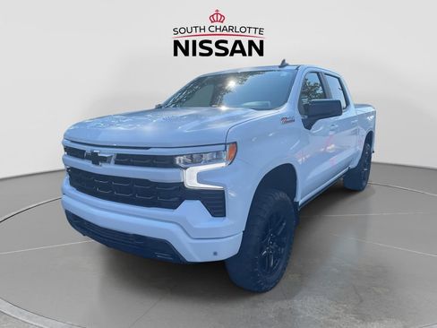 Used 2022 Chevrolet Silverado 1500 RST AWD/4WD image 3
