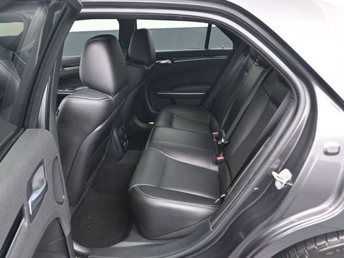 Used 2023 Chrysler 300 S w/ Comfort Group RWD image 14