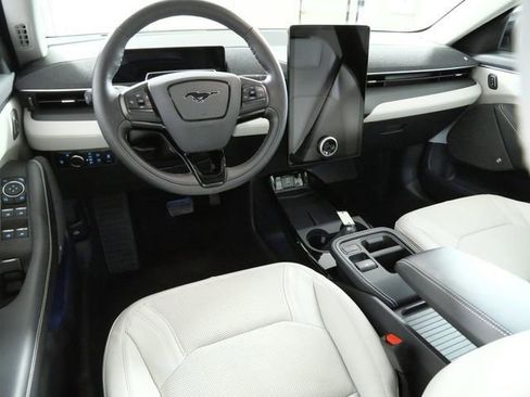 Certified 2025 Ford Mustang Mach-E Premium AWD/4WD image 4