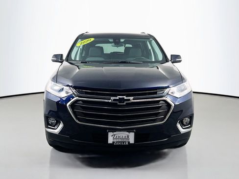 Used 2020 Chevrolet Traverse LT w/ Driver Confidence II Package image 2