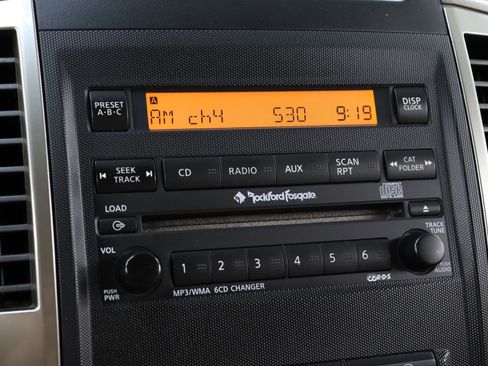 Used 2011 Nissan Frontier SL image 13