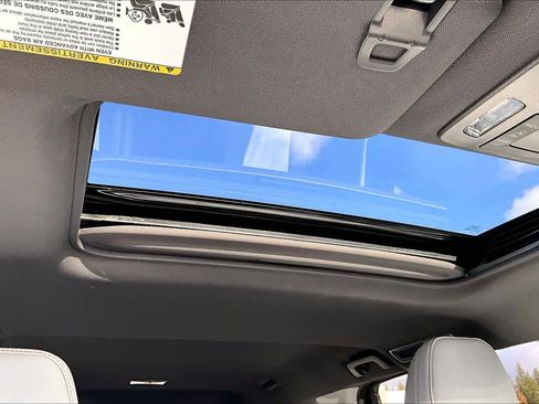 Used 2022 Toyota Sienna XSE image 30