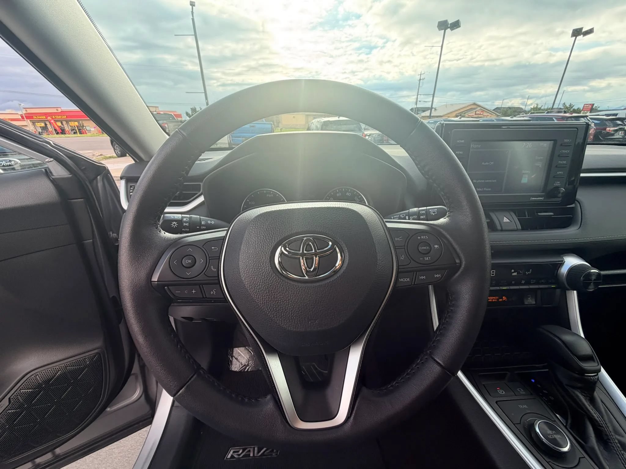 Used 2021 Toyota RAV4 XLE w/ XLE Grade Weather Package AWD/4WD image 10