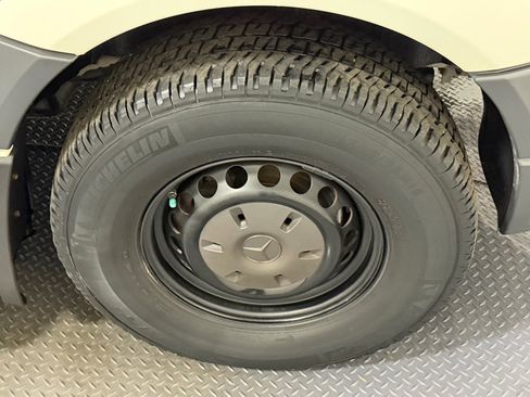 Used 2012 Mercedes-Benz Sprinter 2500 image 20