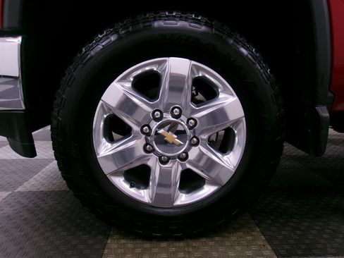 Used 2021 Chevrolet Silverado 2500 LTZ w/ LTZ Premium Package AWD/4WD image 17