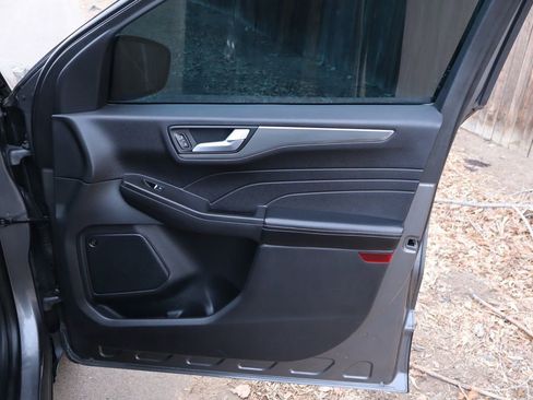 Used 2021 Ford Escape Titanium image 26