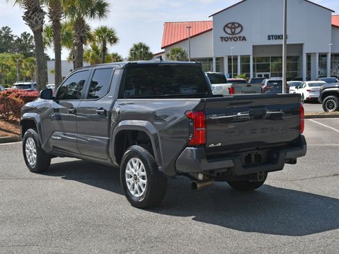 Certified 2025 Toyota Tacoma SR5 AWD/4WD image 3