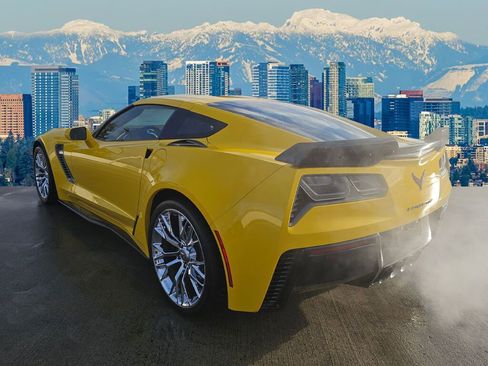 Used 2015 Chevrolet Corvette Z06 w/ 3LZ Preferred Equipment Group image 15