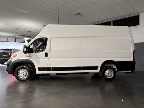Used 2024 RAM ProMaster 3500 w/ Delivery Van Package image 9