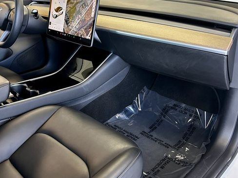 Used 2019 Tesla Model 3 AWD/4WD image 12