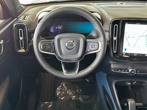 Certified 2023 Volvo C40 P8 Recharge Ultimate image 13