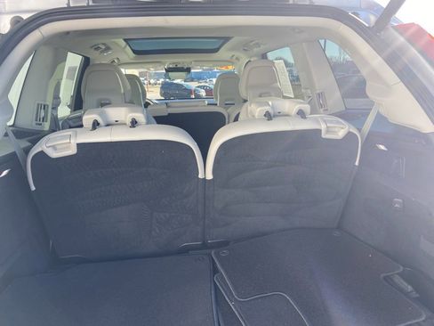Used 2020 Volvo XC90 T5 Momentum w/ Protection Package Premier image 13
