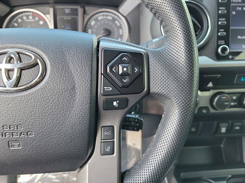 Used 2021 Toyota Tacoma SR5 AWD/4WD image 24
